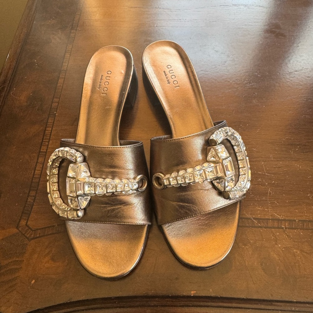 Gucci slides size 37 like new